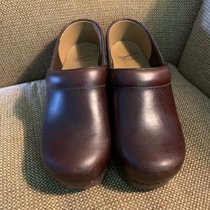 Dansko Professional leather clogs